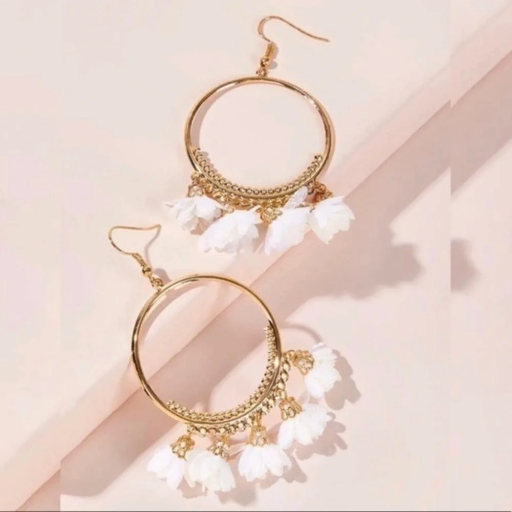 3/$30 💛 Ruffle Hoop Earrings